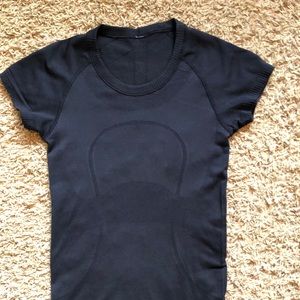 Lululemon swiftly tech short sleeve shirt size 4